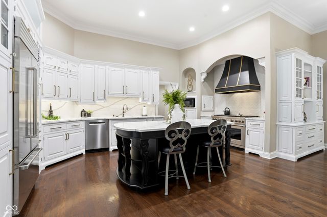 10500 Bishop Circle, Carmel, IN 46032