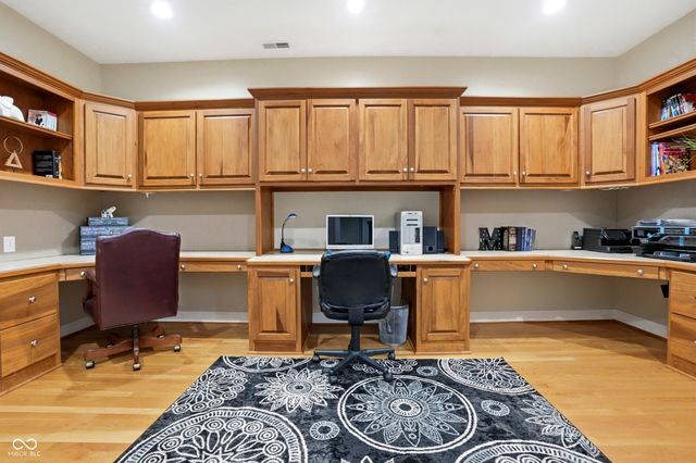 10500 Bishop Circle, Carmel, IN 46032