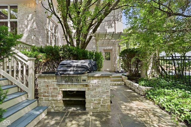 10500 Bishop Circle, Carmel, IN 46032