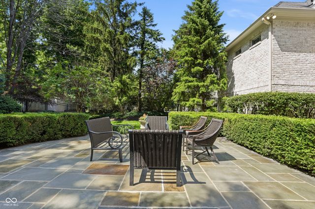 10500 Bishop Circle, Carmel, IN 46032