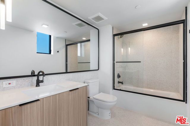3688 Overland Avenue 401, Los Angeles, CA 90034