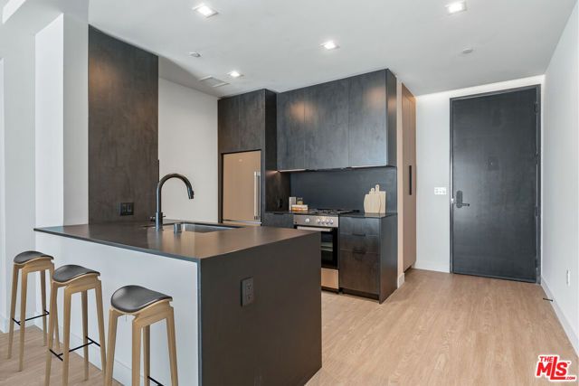 3688 Overland Avenue 401, Los Angeles, CA 90034