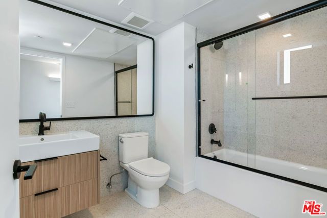 3688 Overland Avenue 401, Los Angeles, CA 90034