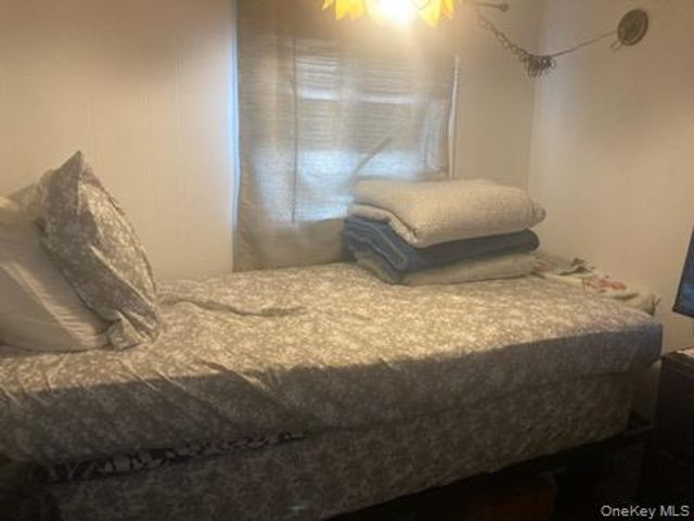 1661 Old Country Road 251, Riverhead, NY 11901