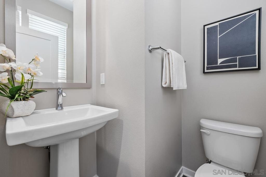Image 10 of property listing at 15101 Lincoln Loop, San Diego, CA 92127