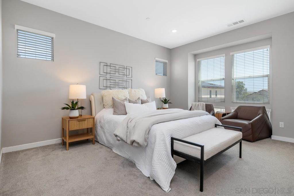 Image 11 of property listing at 15101 Lincoln Loop, San Diego, CA 92127