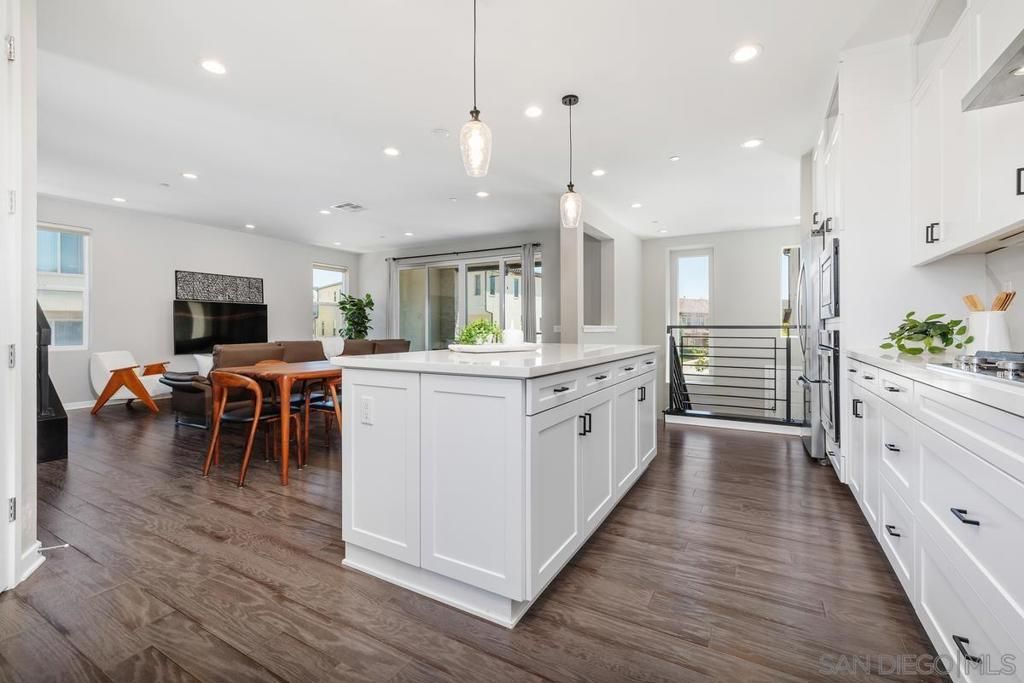 Image 5 of property listing at 15101 Lincoln Loop, San Diego, CA 92127