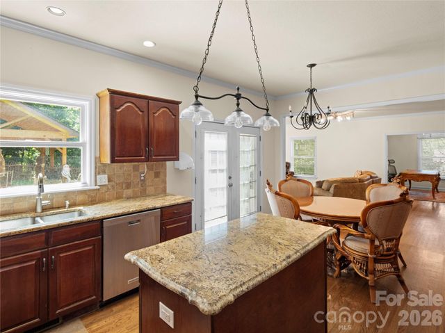 105 Braeside Circle, Asheville, NC 28803