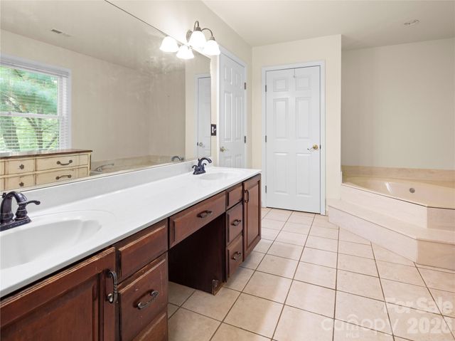 105 Braeside Circle, Asheville, NC 28803