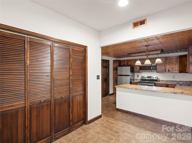 105 Braeside Circle, Asheville, NC 28803