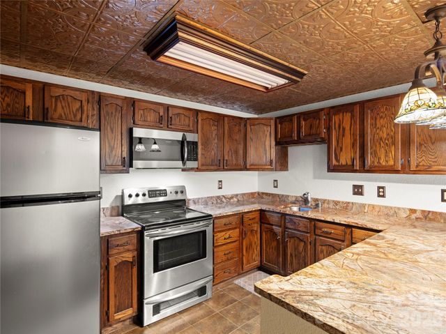105 Braeside Circle, Asheville, NC 28803