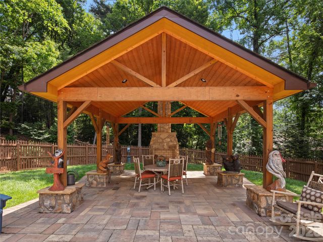 105 Braeside Circle, Asheville, NC 28803