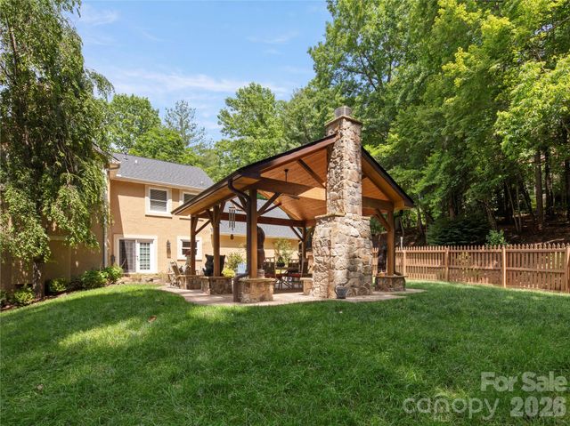 105 Braeside Circle, Asheville, NC 28803