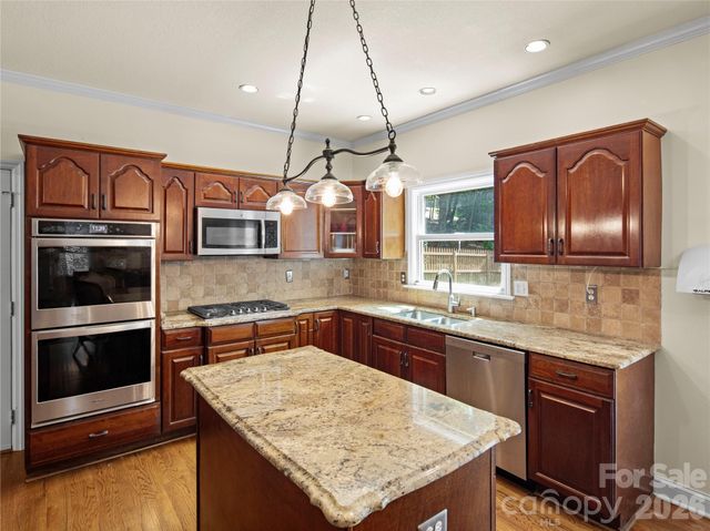 105 Braeside Circle, Asheville, NC 28803
