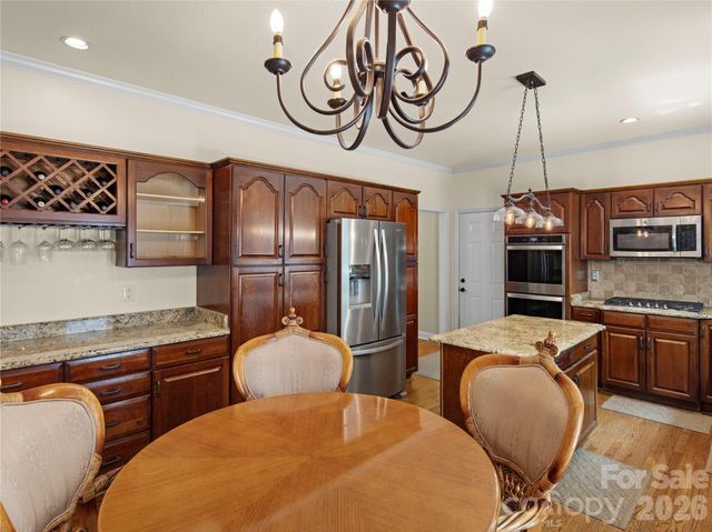 105 Braeside Circle, Asheville, NC 28803