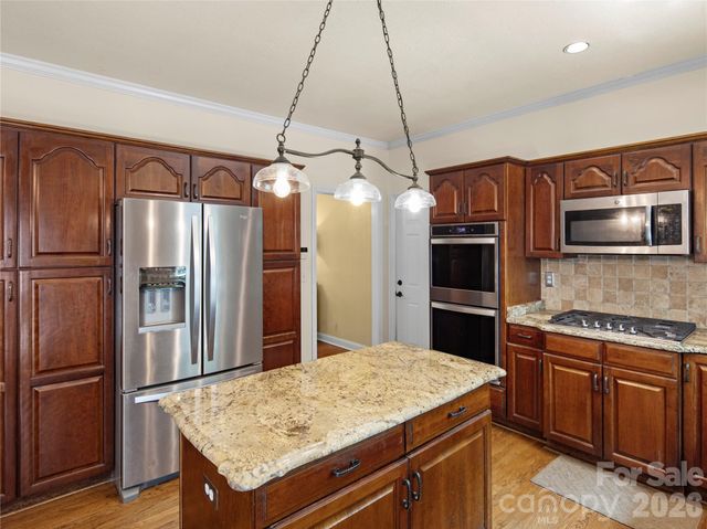 105 Braeside Circle, Asheville, NC 28803