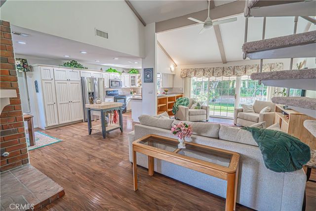 23514 Via Decano, Valencia, CA 91355