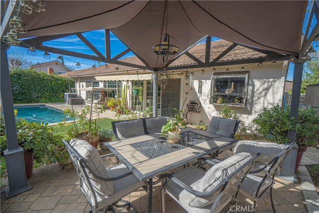 23514 Via Decano, Valencia, CA 91355