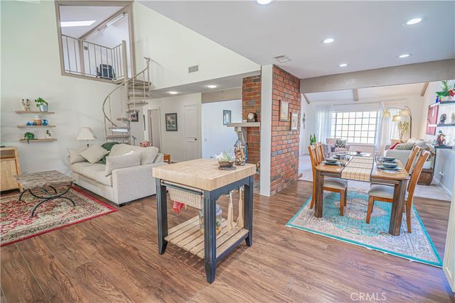 23514 Via Decano, Valencia, CA 91355