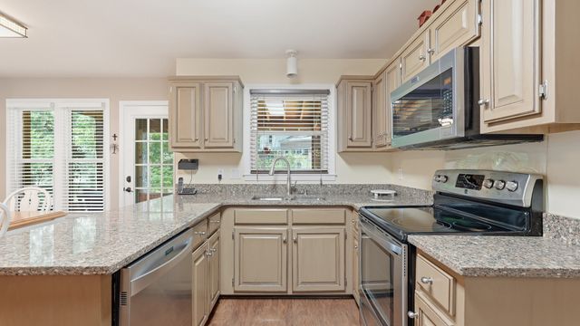 5424 Mainsail Dr, Hermitage, TN 37076