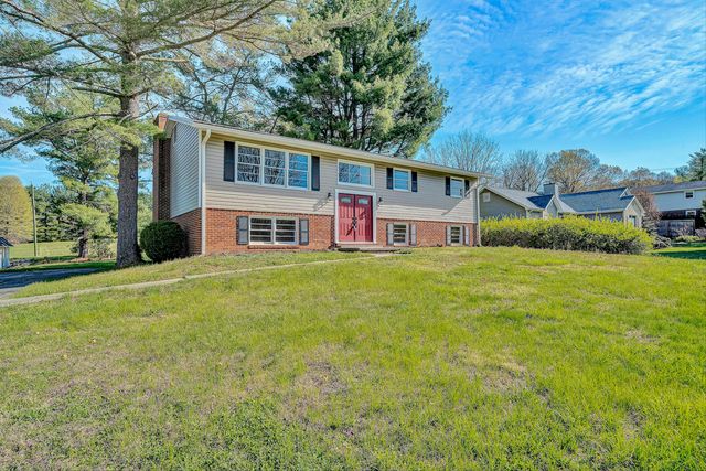 58 Lakeland CIR, Troutville, VA 24175