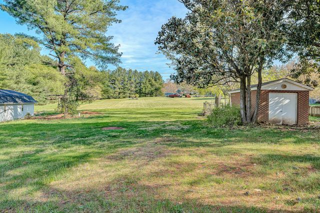 58 Lakeland CIR, Troutville, VA 24175