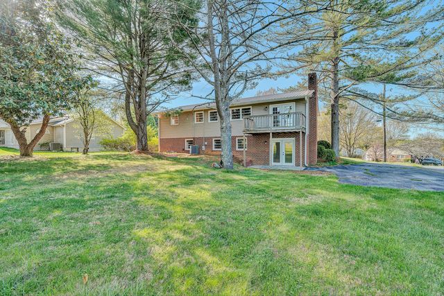 58 Lakeland CIR, Troutville, VA 24175