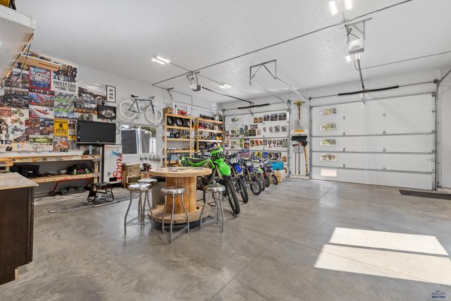 8231 MIRACLE RD, Rapid City, SD 57702