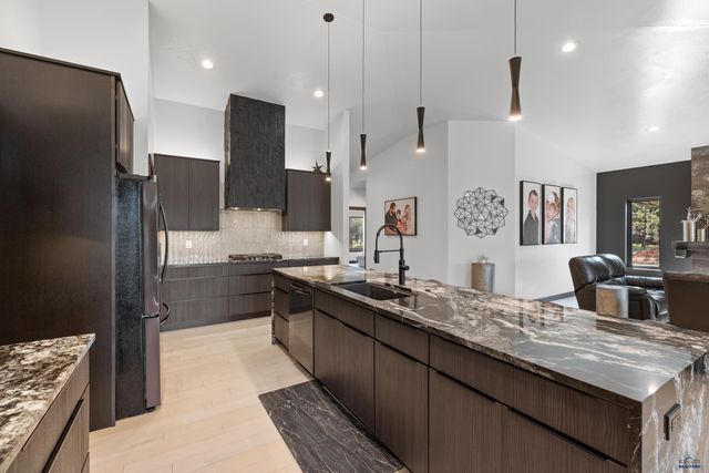 8231 MIRACLE RD, Rapid City, SD 57702
