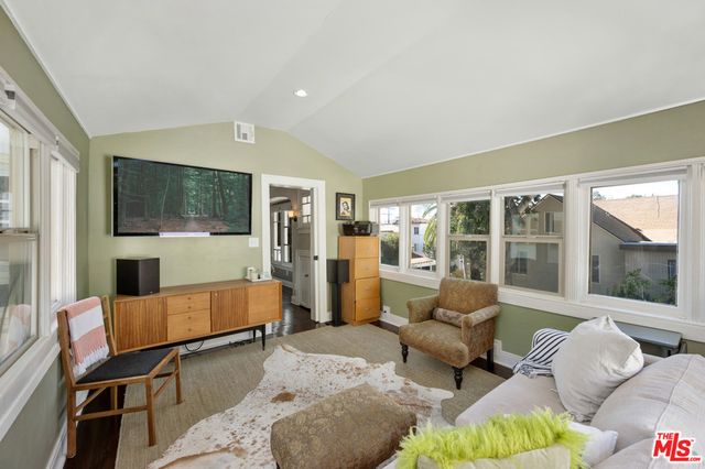 2146 Beachwood Terrace, Los Angeles, CA 90068