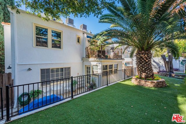 2146 Beachwood Terrace, Los Angeles, CA 90068