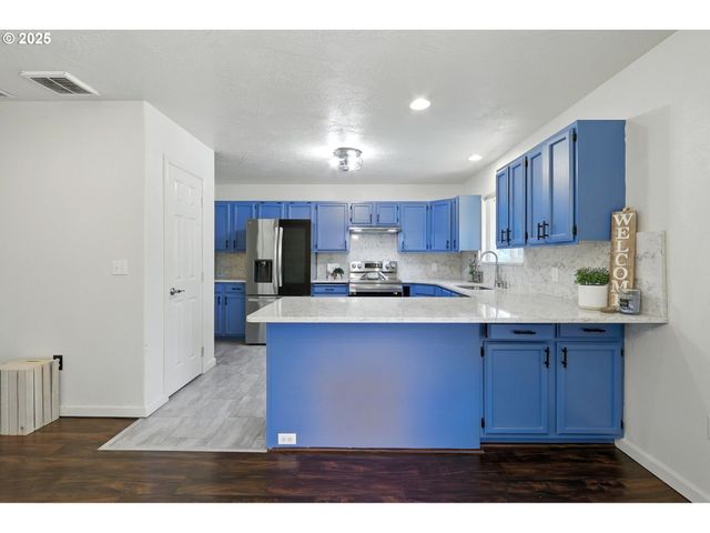 75137 ALDER Ln, Rainier, OR 97048