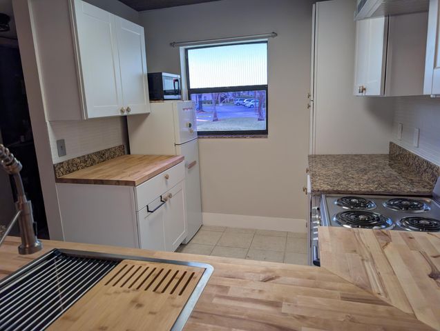 6772 S Palmetto Cir Circle S 102, Boca Raton, FL 33433