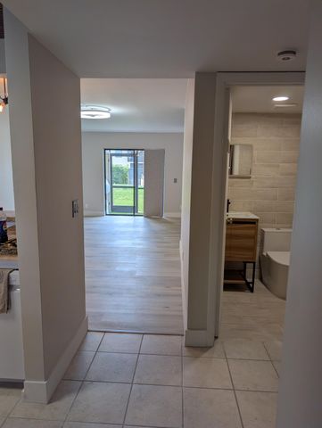 6772 S Palmetto Cir Circle S 102, Boca Raton, FL 33433
