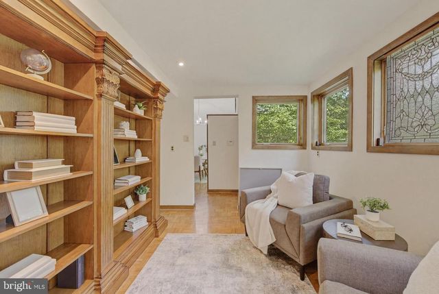 733 CORNELIA PL, Philadelphia, PA 19118