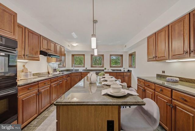 733 CORNELIA PL, Philadelphia, PA 19118