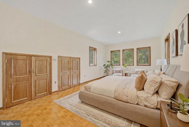 733 CORNELIA PL, Philadelphia, PA 19118
