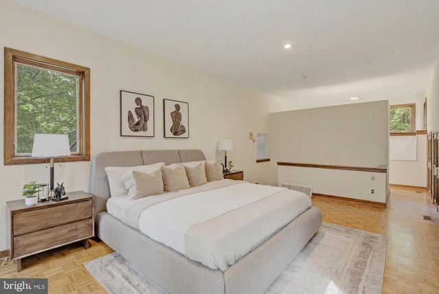 733 CORNELIA PL, Philadelphia, PA 19118