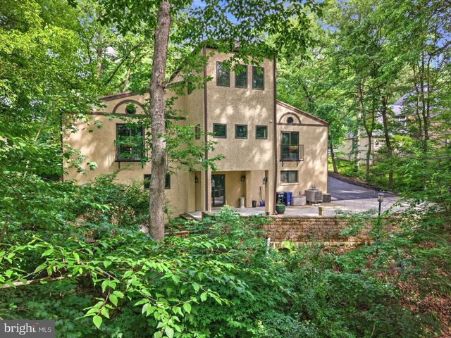 733 CORNELIA PL, Philadelphia, PA 19118