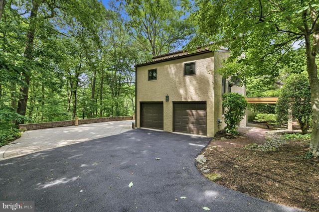 733 CORNELIA PL, Philadelphia, PA 19118
