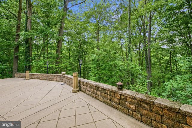 733 CORNELIA PL, Philadelphia, PA 19118