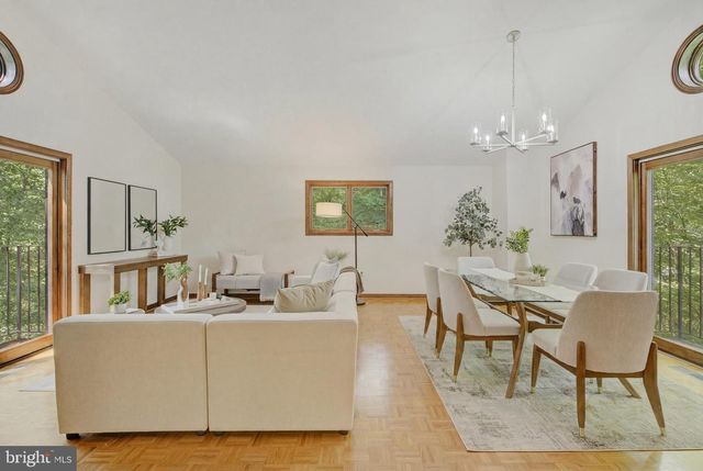 733 CORNELIA PL, Philadelphia, PA 19118