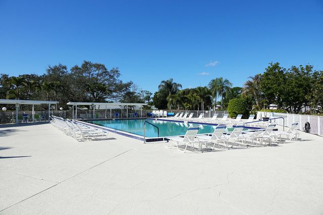 18081 SE Country Club Drive 26-257, Jupiter, FL 33469
