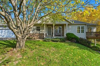 174 Wedgewood Drive, Mahtomedi, MN 55115