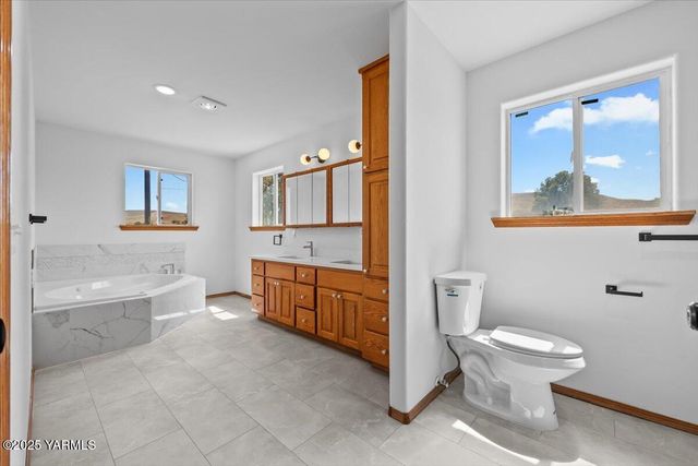 W 100608 Old Inland Empire Hwy, Prosser, WA 99350