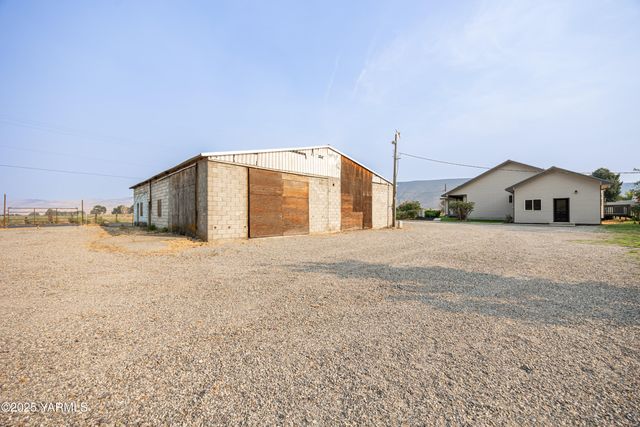 W 100608 Old Inland Empire Hwy, Prosser, WA 99350