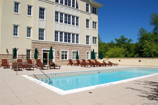 427 Trump Park 427A, Shrub Oak, NY 10588
