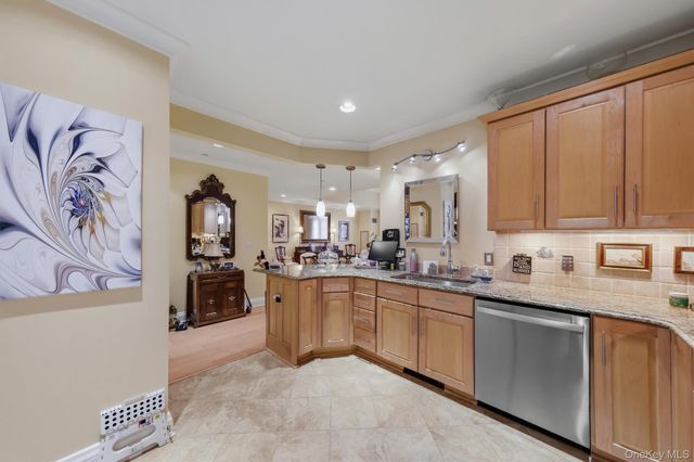 427 Trump Park 427A, Shrub Oak, NY 10588