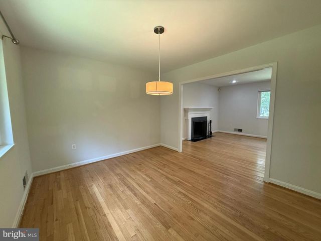 9209 E PARKHILL DR, Bethesda, MD 20814