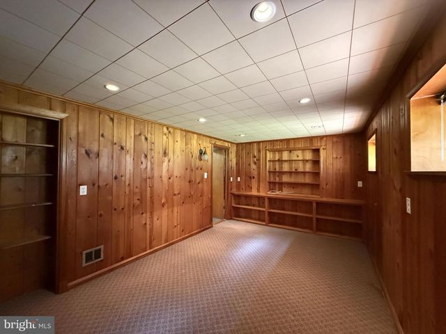 9209 E PARKHILL DR, Bethesda, MD 20814